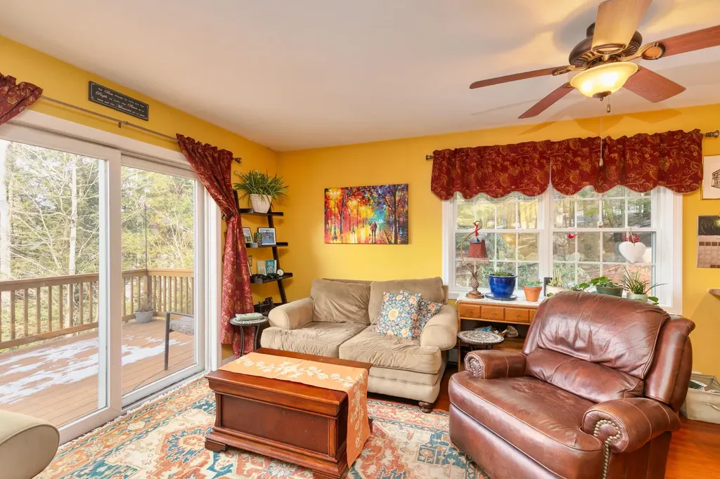 1376 Nh Route 11 Sunapee NH 03751