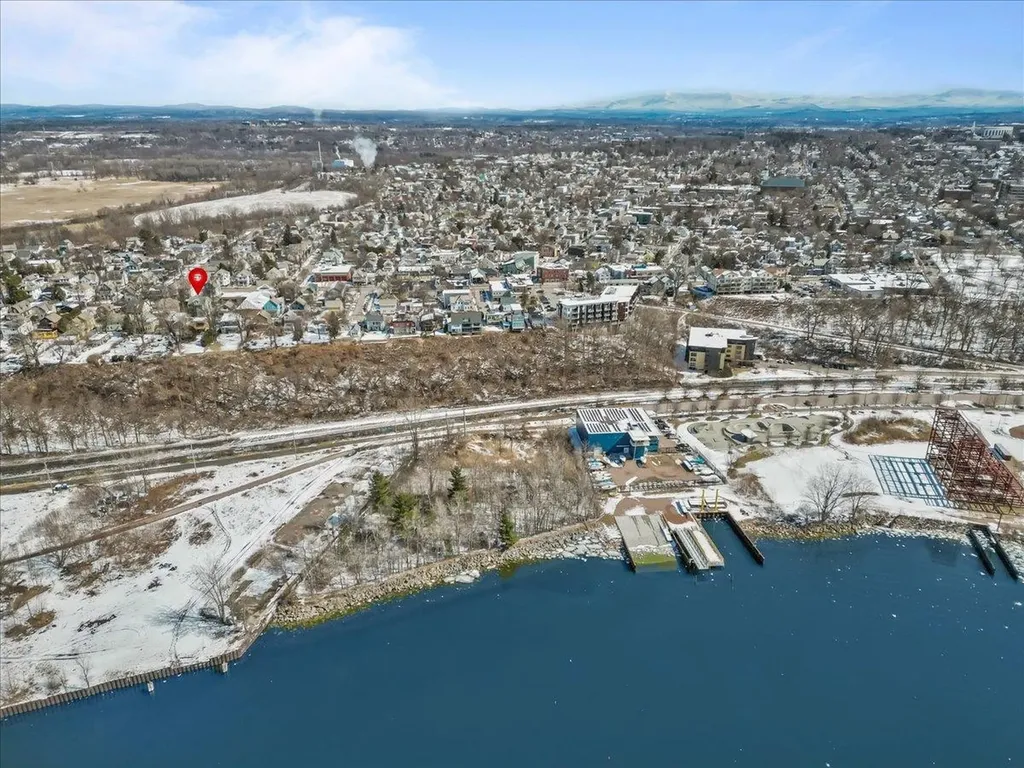 62 Lakeview Terrace Burlington VT 05401