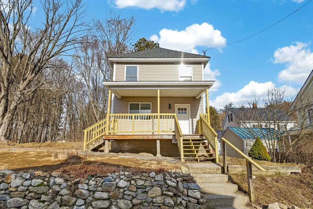 52 Church Street Newport NH 03773