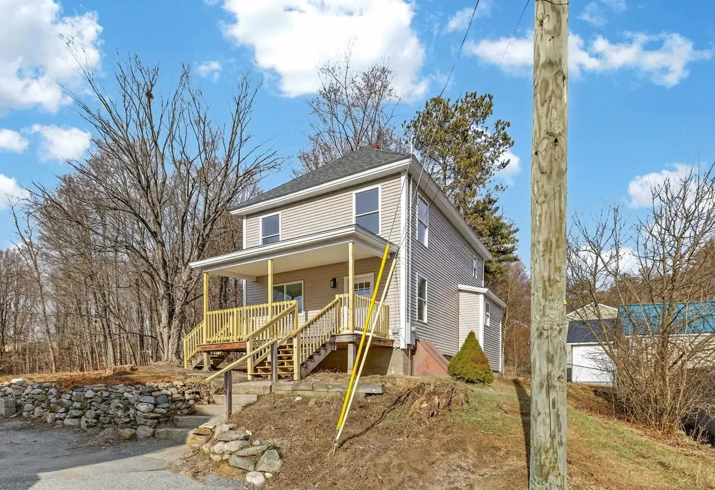 52 Church Street Newport NH 03773