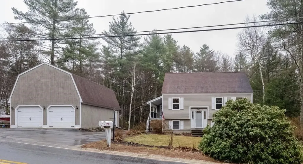 392 Whittier Drive Fremont NH 03044
