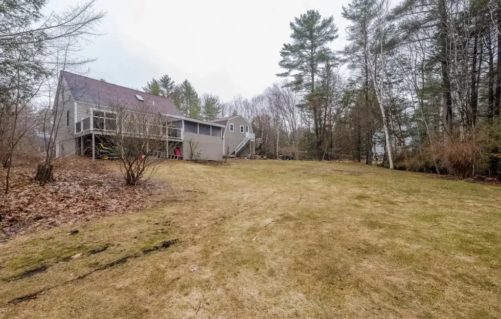 392 Whittier Drive Fremont NH 03044