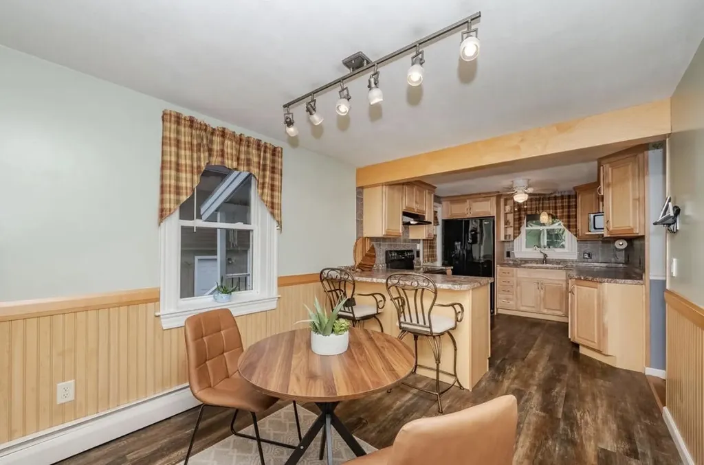 392 Whittier Drive Fremont NH 03044