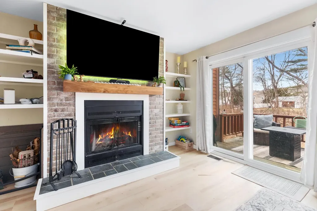 65 Dunvegan Woods Drive Hampton NH 03842