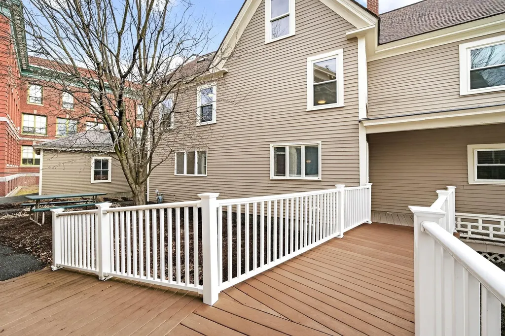 35 E Pearl Street Nashua NH 03060