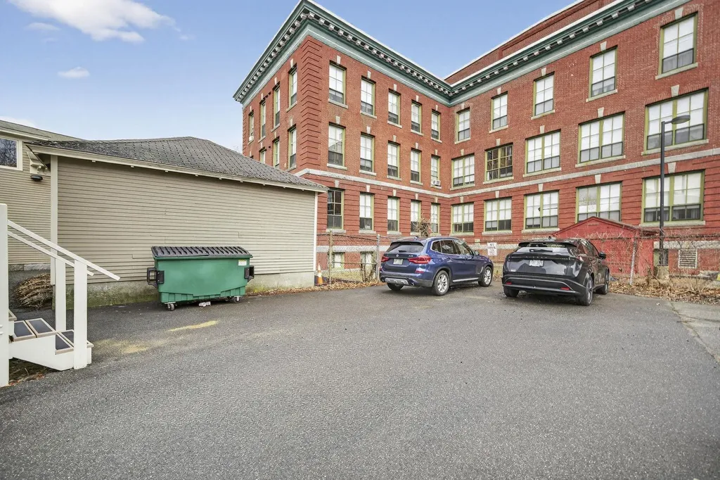 35 E Pearl Street Nashua NH 03060