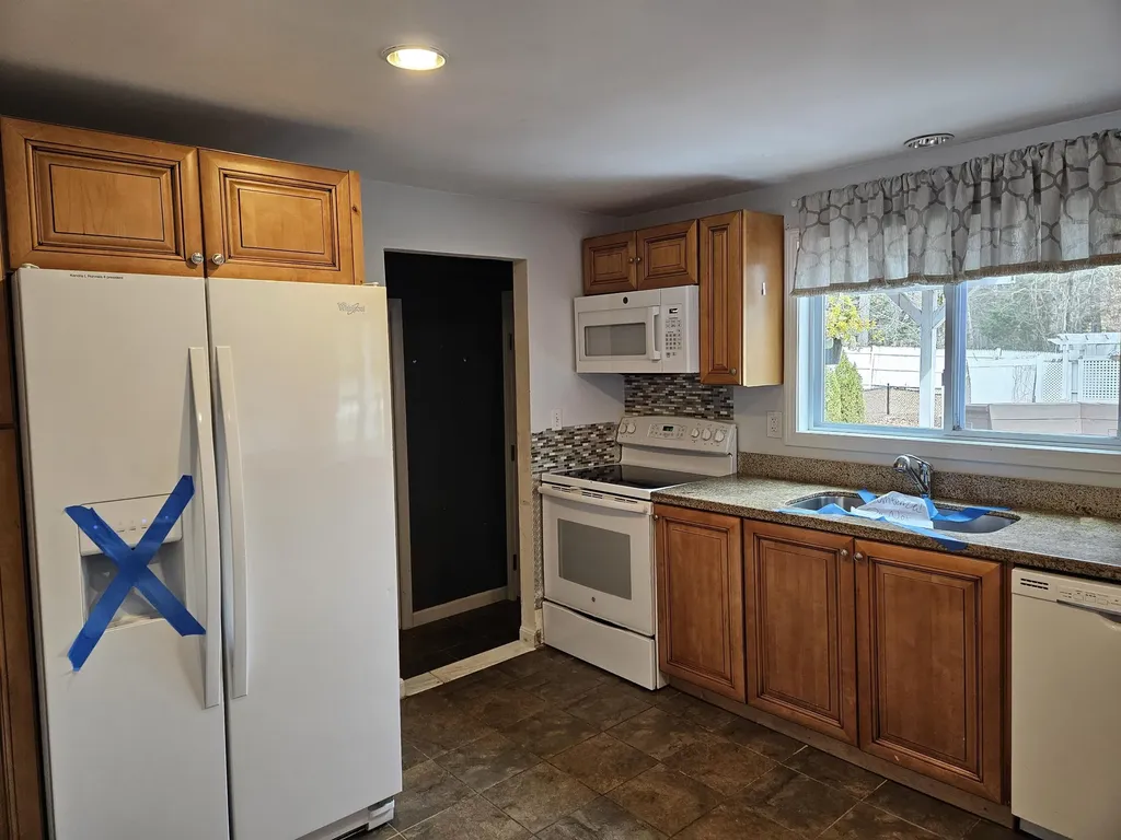 4 Fran Avenue Plaistow NH 03865