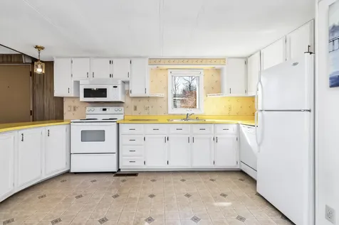 47 Scott Avenue Seabrook NH 03874