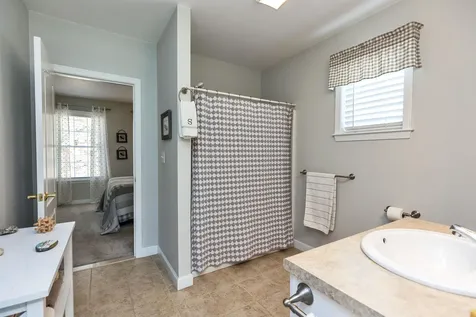280 Sylvan Lane Manchester NH 03102