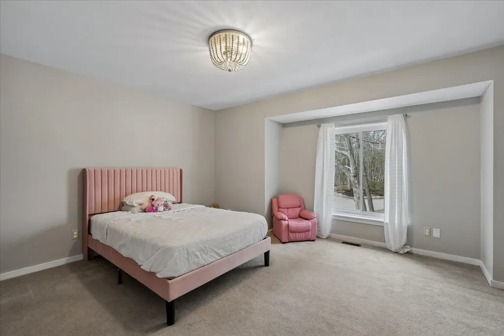 28 Dunvegan Woods Drive Hampton NH 03842