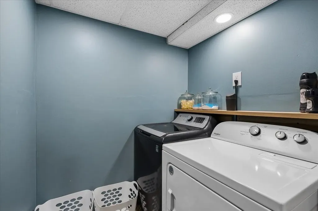 28 Dunvegan Woods Drive Hampton NH 03842