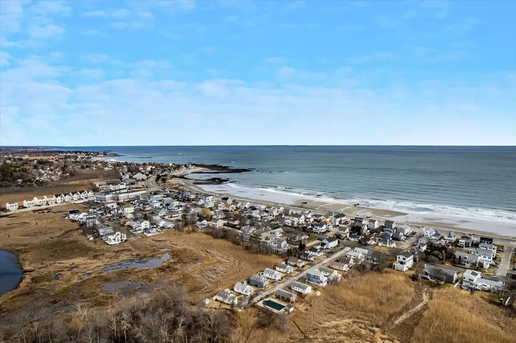 28 Dunvegan Woods Drive Hampton NH 03842