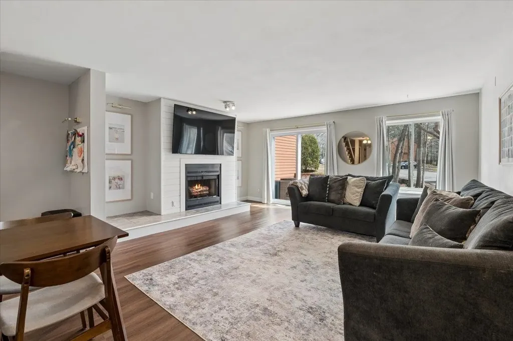 28 Dunvegan Woods Drive Hampton NH 03842
