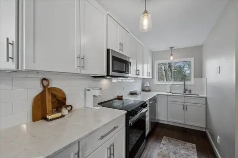28 Dunvegan Woods Drive Hampton NH 03842