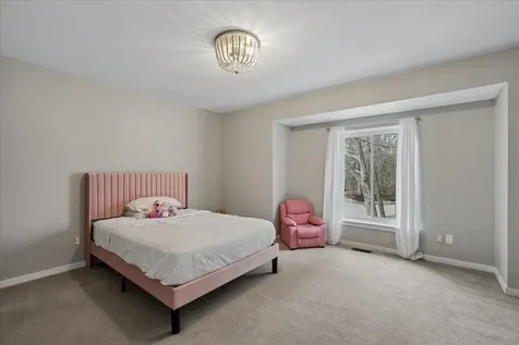 28 Dunvegan Woods Drive Hampton NH 03842