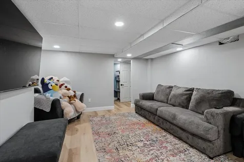 28 Dunvegan Woods Drive Hampton NH 03842