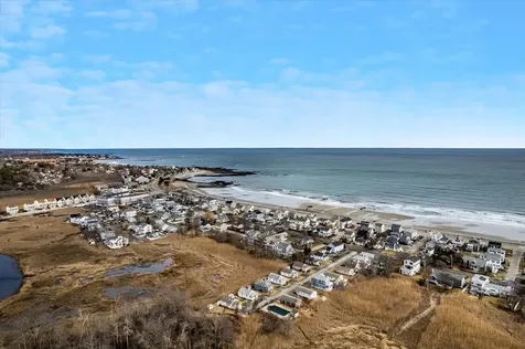 28 Dunvegan Woods Drive Hampton NH 03842