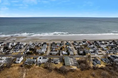 28 Dunvegan Woods Drive Hampton NH 03842