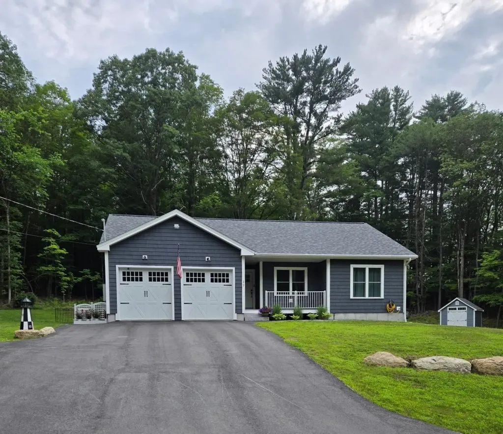17 Fairgrounds Road Bradford NH 03221