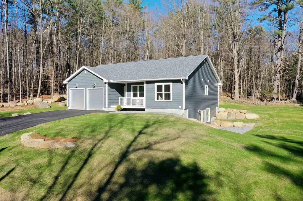 17 Fairgrounds Road Bradford NH 03221