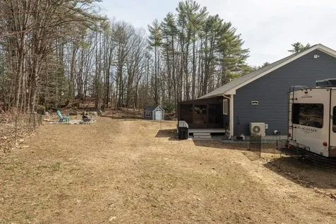 17 Fairgrounds Road Bradford NH 03221