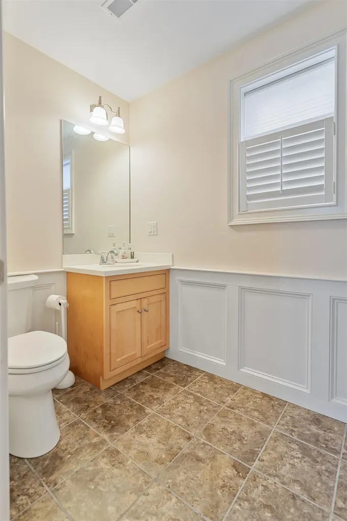 5 Fellows Avenue Hampton NH 03842