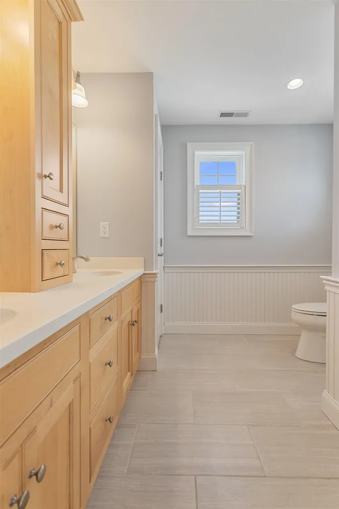 5 Fellows Avenue Hampton NH 03842