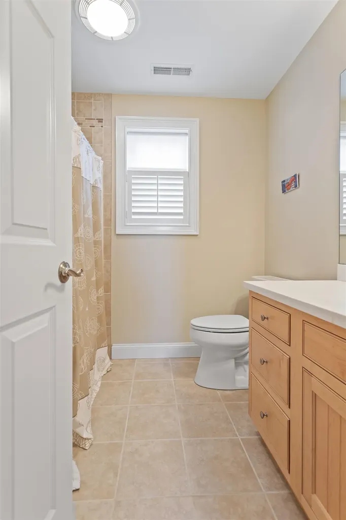 5 Fellows Avenue Hampton NH 03842