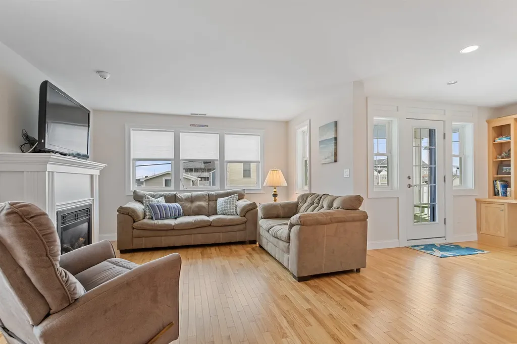 5 Fellows Avenue Hampton NH 03842