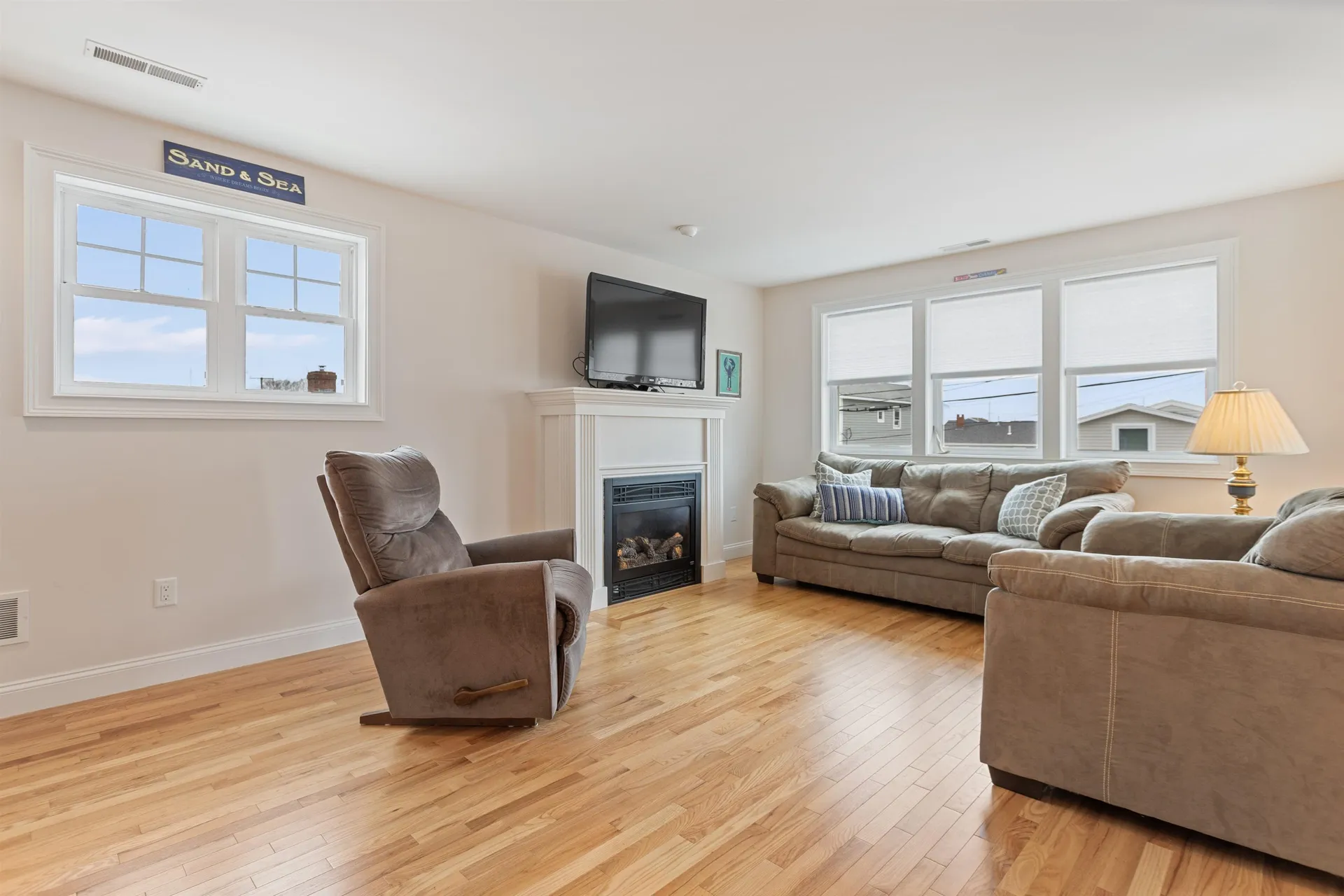 5 Fellows Avenue Hampton NH 03842