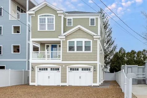 5 Fellows Avenue Hampton NH 03842