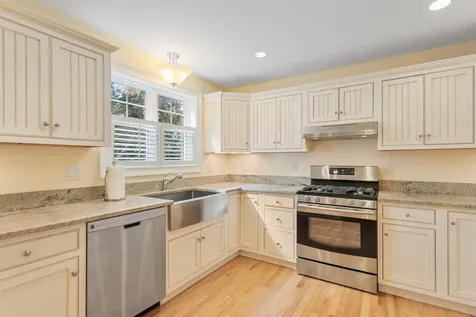 5 Fellows Avenue Hampton NH 03842