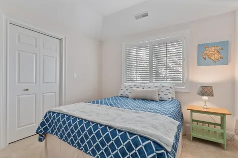 5 Fellows Avenue Hampton NH 03842