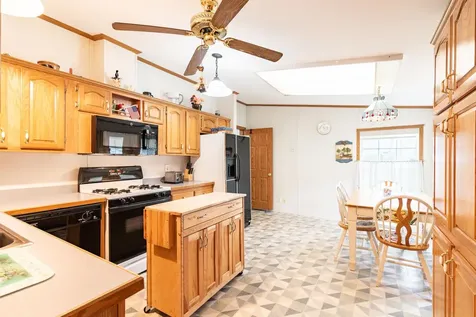 17 Constitution Way Dover NH 03820