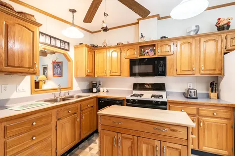 17 Constitution Way Dover NH 03820