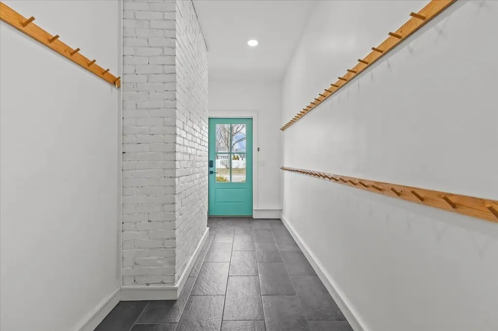 21 Cross Parkway Burlington VT 05408