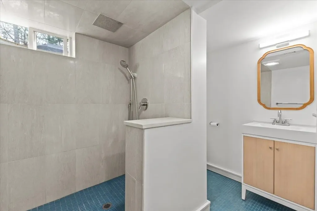 21 Cross Parkway Burlington VT 05408