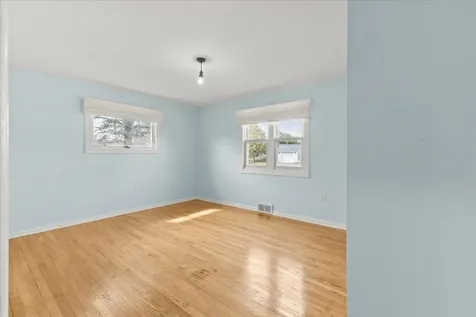 21 Cross Parkway Burlington VT 05408