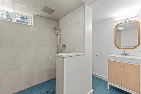 21 Cross Parkway Burlington VT 05408