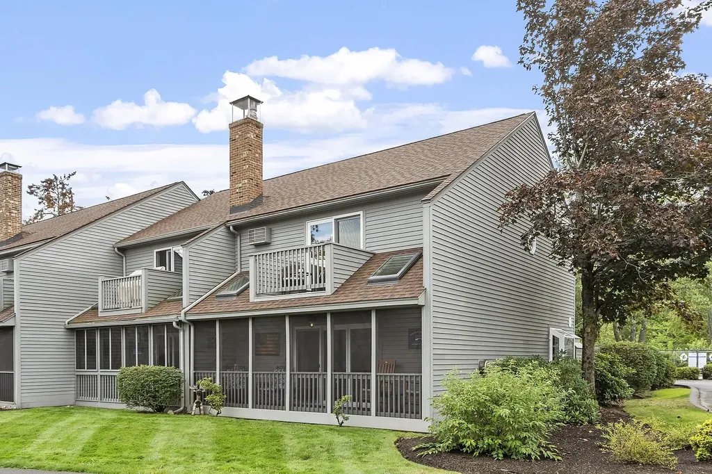 60 Weirs Road Gilford NH 03249
