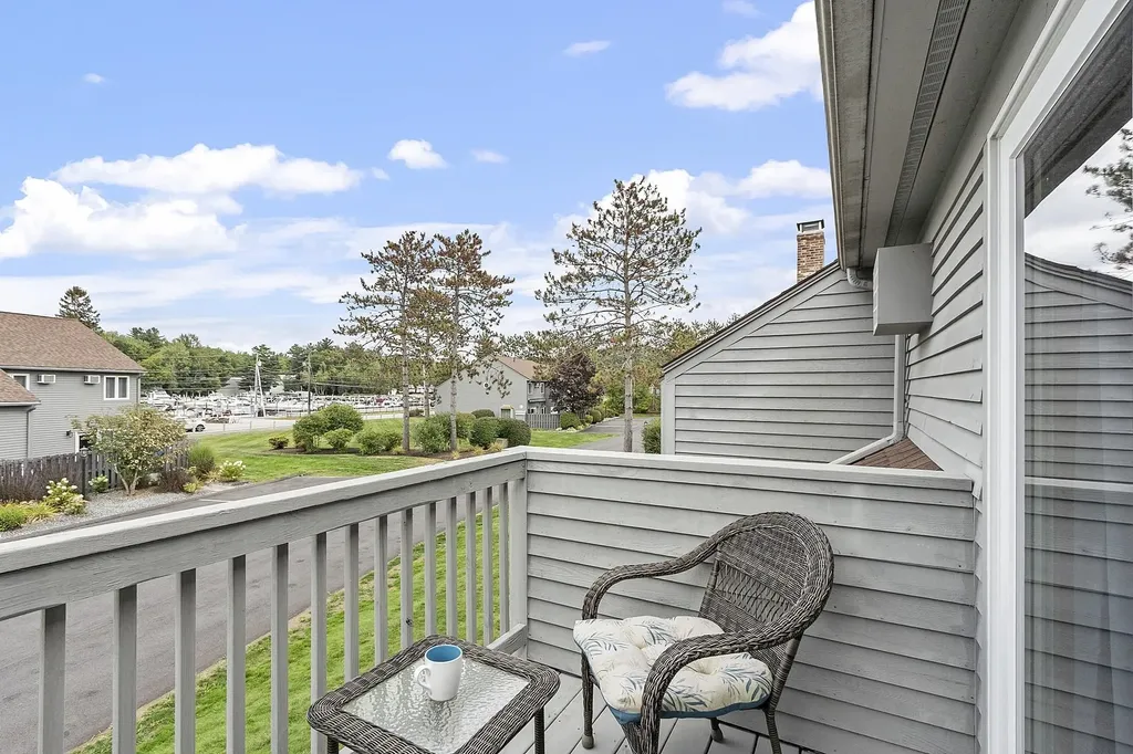 60 Weirs Road Gilford NH 03249