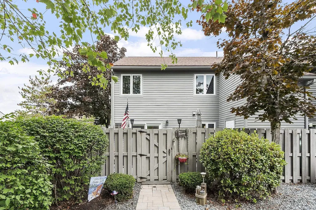 60 Weirs Road Gilford NH 03249