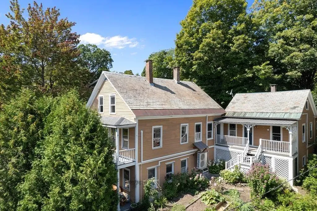 219 High Street Brattleboro VT 05301