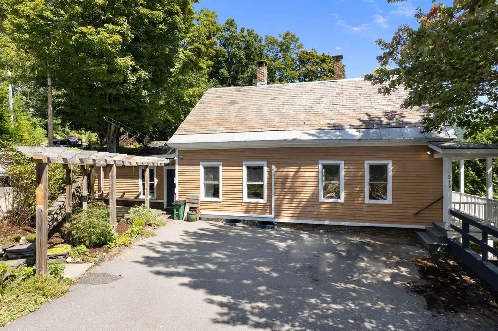 219 High Street Brattleboro VT 05301