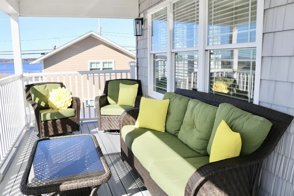 562 Nashua Street Seabrook NH 03874