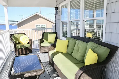 562 Nashua Street Seabrook NH 03874