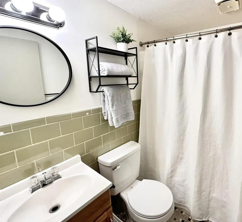 22 Orris Road Thornton NH 03285