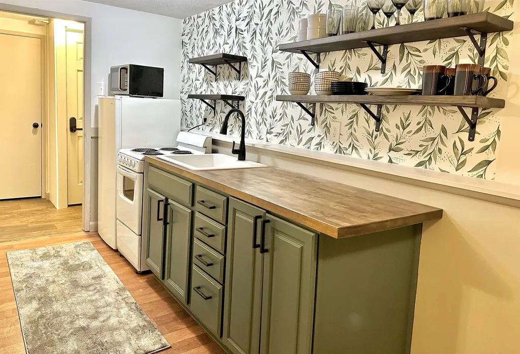 22 Orris Road Thornton NH 03285