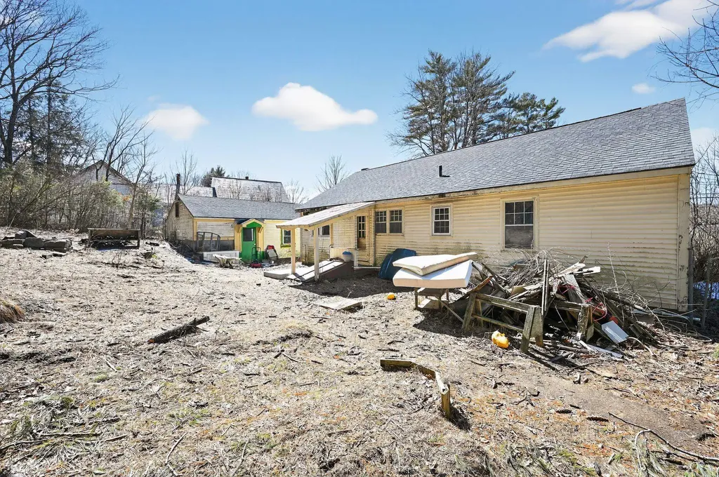 31 Bible Hill Road Bennington NH 03442