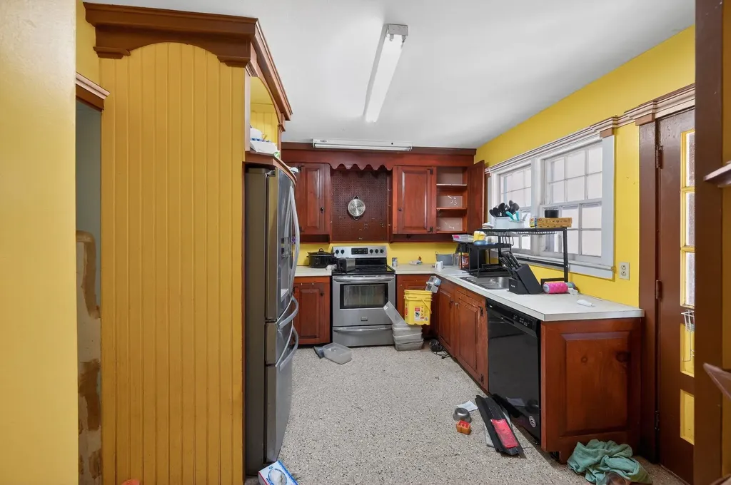 31 Bible Hill Road Bennington NH 03442